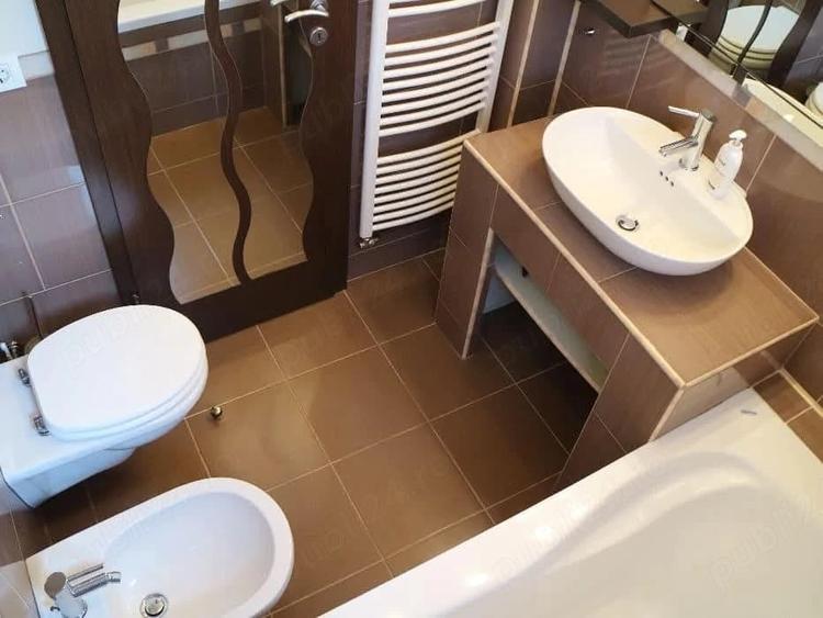 Apartament cu 4 camere semidecomandat în Podgoria