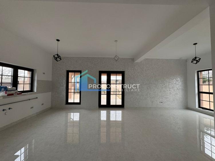 Duplex cu 5 camere cu Canalizare în Giroc