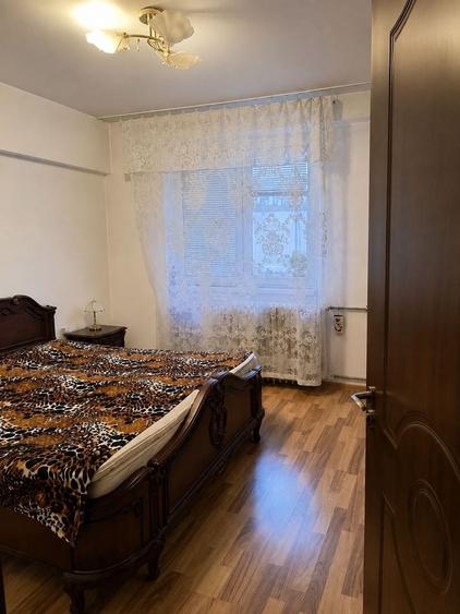 Apartament cu 3 camere decomandat, mobilat în Drumul Taberei