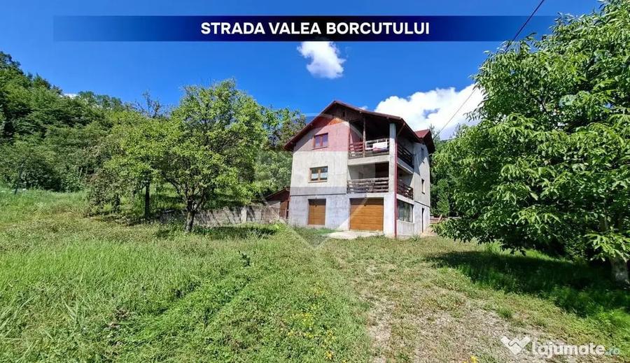 Casă cu 3 camere cu Teren 1594 Mp în Valea Borcutului