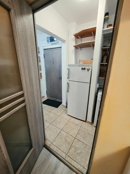 Garsonieră decomandată în Malu Roșu