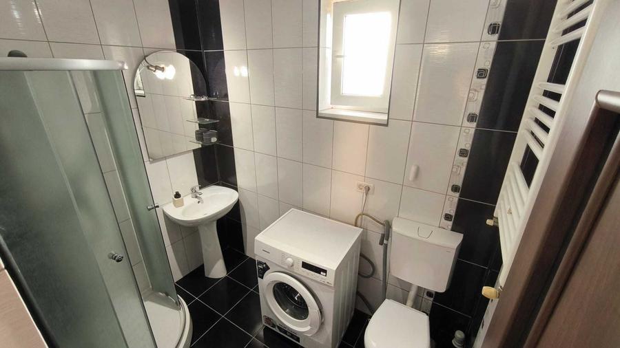 Garsonieră decomandată în Central