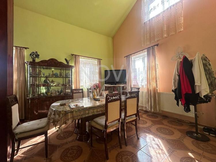 Casă individuală cu 5 camere cu Canalizare în Daia
