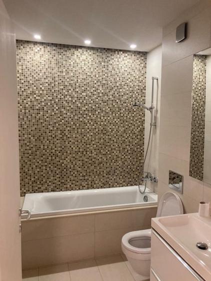 Apartament cu 3 camere decomandat, mobilat în Calea București