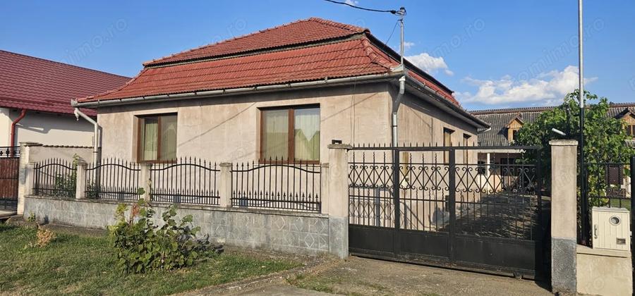 Casă cu Teren 680 Mp în Lugașu de Jos