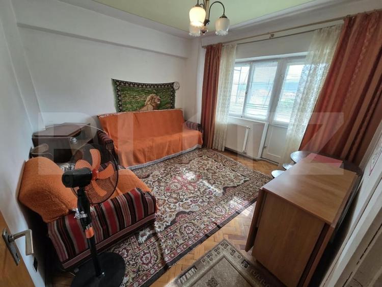 Apartament cu 3 camere decomandat, mobilat în Exterior Nord