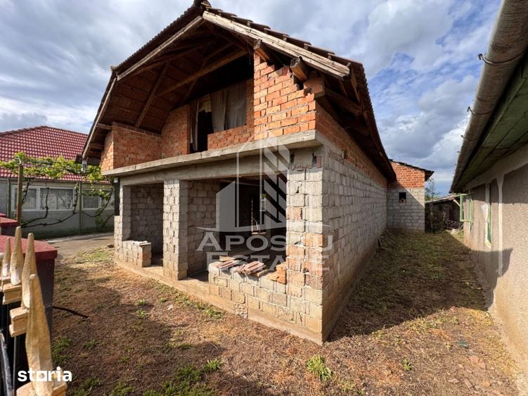 Casă cu Teren 1439 Mp în Central