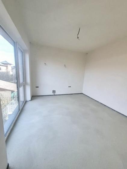 Duplex cu 4 camere cu Canalizare în Andrei Mureșanu