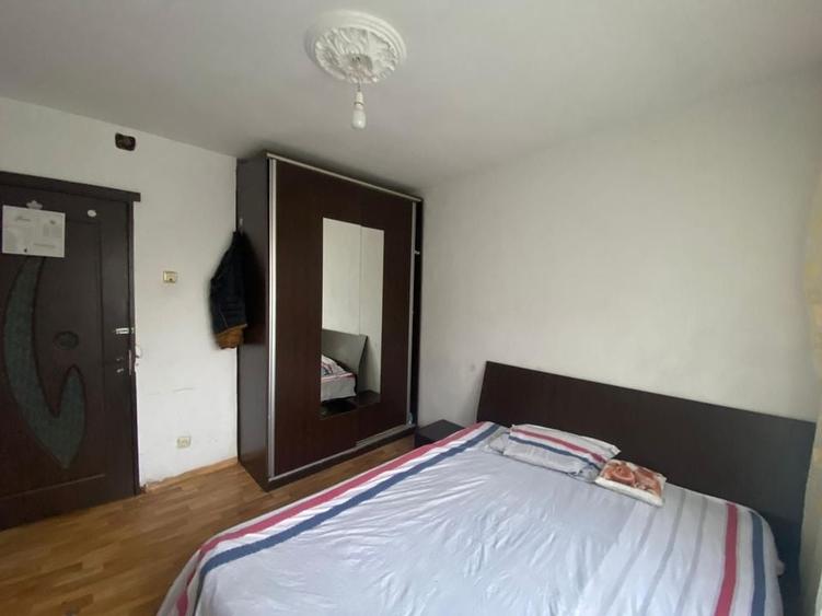 Apartament cu 3 camere decomandat, mobilat în Drumul Taberei — fotografia 3