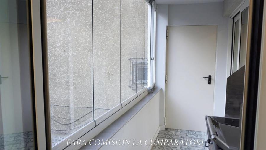 Apartament cu 4 camere decomandat, mobilat în Central