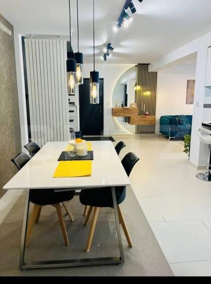 Apartament cu 4 camere decomandat, mobilat în Gherla