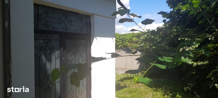 Casă cu 6 camere cu Teren 432 Mp în Dărmănești