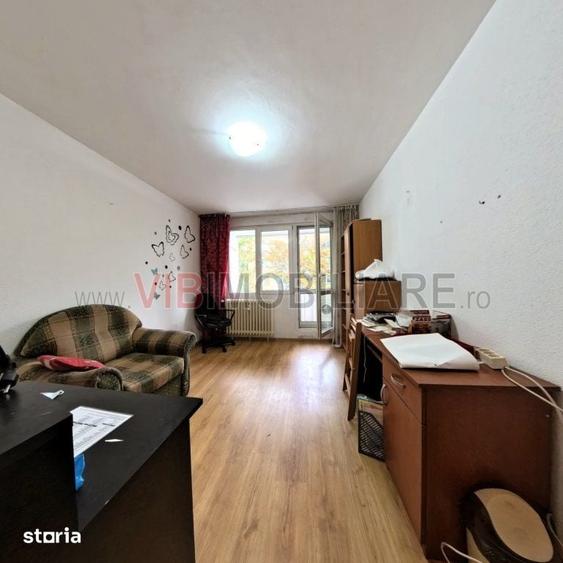 Apartament cu 3 camere în Drumul Taberei