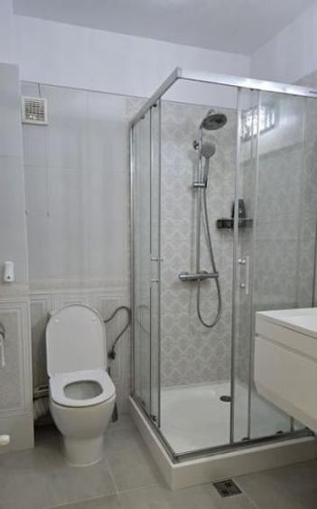 Apartament cu 2 camere semidecomandat, mobilat în Băneasa