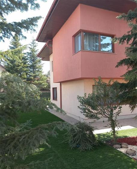 Casă individuală cu 6 camere cu Canalizare în Iancu Nicolae