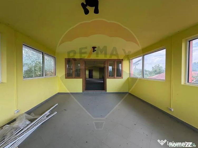 Casă cu 5 camere cu Teren 1513 Mp în Câmpineanca