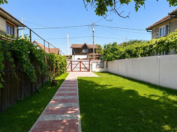 Casă individuală cu 2 camere cu Teren 350 Mp în Craiter