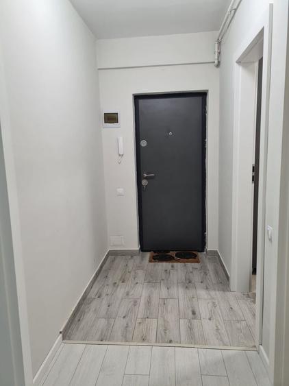 Apartament cu 3 camere decomandat în Florești