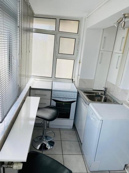 Apartament cu 2 camere decomandat, mobilat în Badea Cârțan