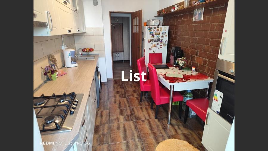 Apartament cu 4 camere decomandat, mobilat în Albert