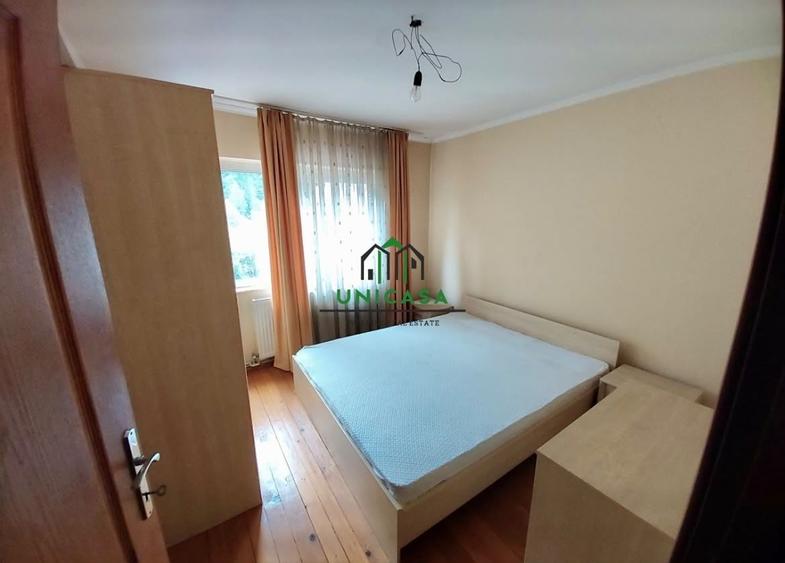 Apartament cu 3 camere decomandat, mobilat în Voineasa