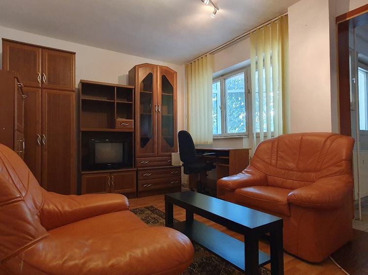 Apartament cu 2 camere decomandat în Republicii