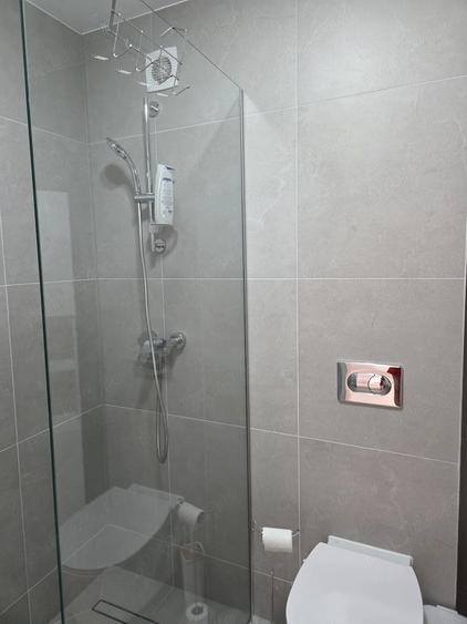 Apartament cu 2 camere decomandat în Tractorul