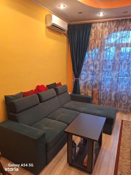 Apartament cu 2 camere semidecomandat în Victoriei
