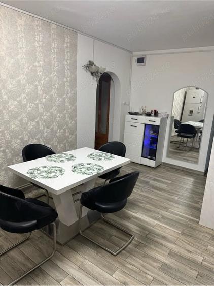 Apartament cu 3 camere decomandat în Răcădău