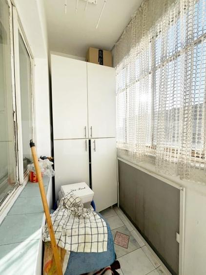 Apartament cu 3 camere decomandat, mobilat în Mircea cel Bătrân