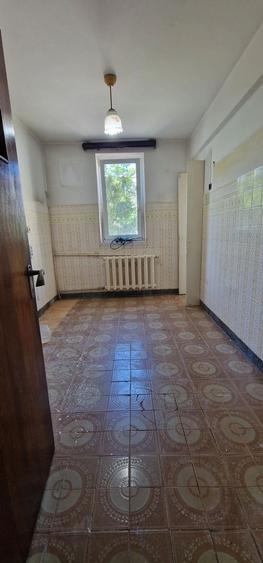 Apartament cu 3 camere decomandat în Tomis II