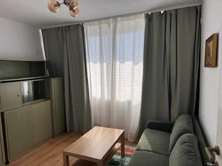 Apartament cu 3 camere semidecomandat în Ultracentral