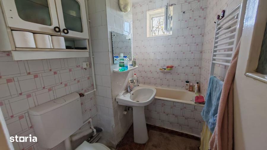Apartament cu 2 camere în Micro 17