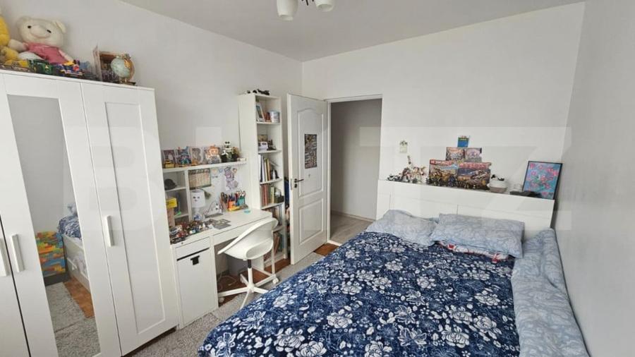 Apartament cu 4 camere decomandat în Central
