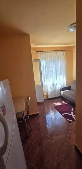 Garsonieră decomandată în Industrială