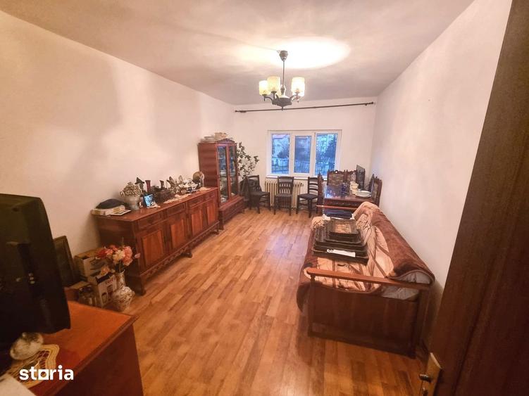 Apartament cu 3 camere decomandat, mobilat în Central