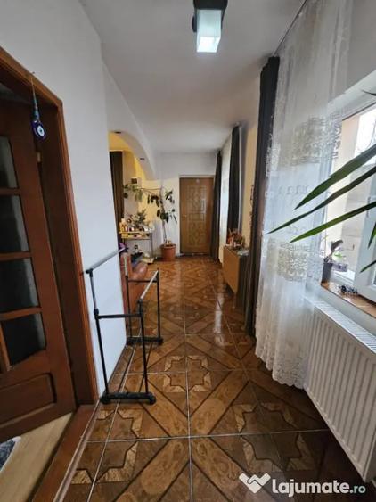 Casă cu 3 camere cu Teren 279 Mp în Brestei