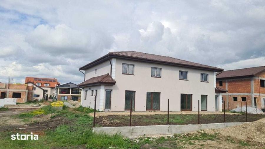 Casă cu 4 camere cu Teren 120 Mp în Șura Mică