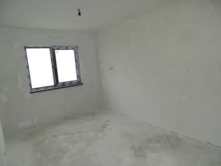 Apartament cu 3 camere decomandat în Feldioara