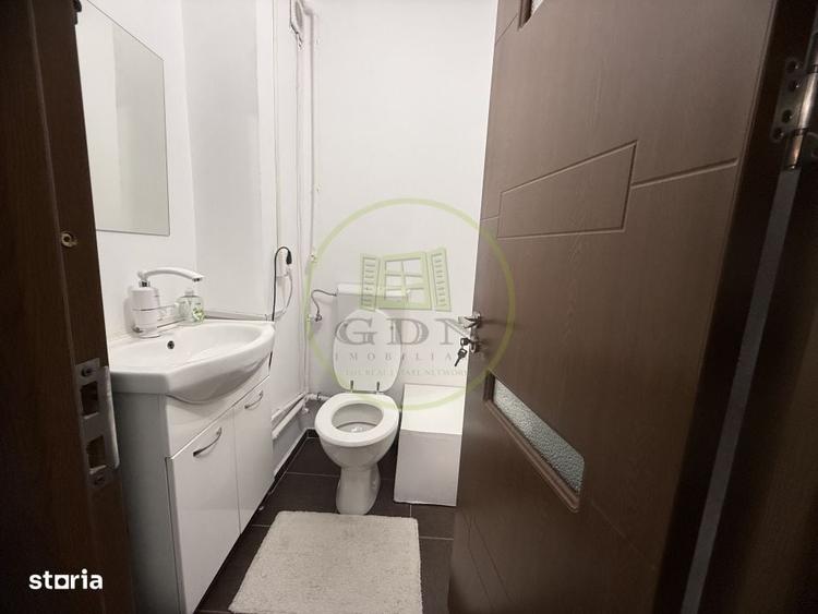 Apartament cu 3 camere decomandat în Craiovița Nouă