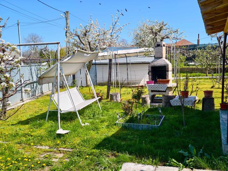 Casă cu 3 camere în Central