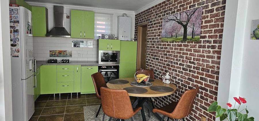 Casă cu 2 camere cu Teren 2936 Mp în Răscruci