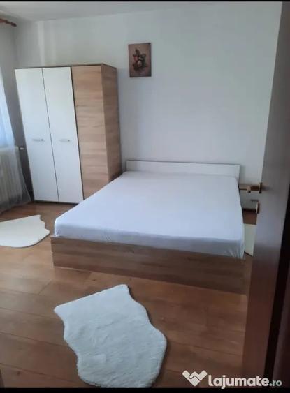 Apartament cu 3 camere decomandat în Drumul Taberei