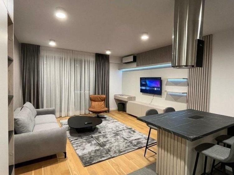Apartament cu 2 camere semidecomandat, mobilat în Timpuri Noi