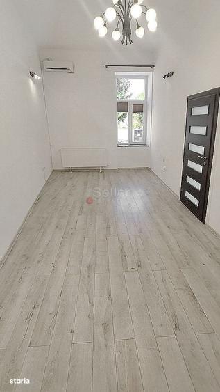 Apartament cu 4 camere decomandat în Centrul Istoric