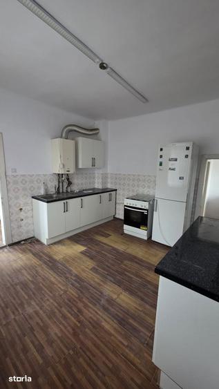 Casa de 3 camere, 130 mp., curte si gradina in zona Micro 1 - 7