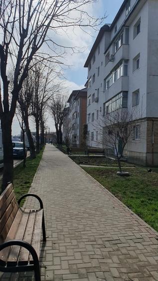 Apartament cu 4 camere semidecomandat în Central