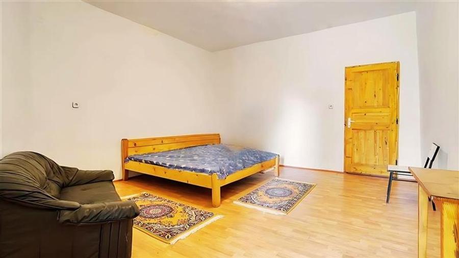 Casă individuală cu 6 camere cu Teren 1618 Mp în Bran