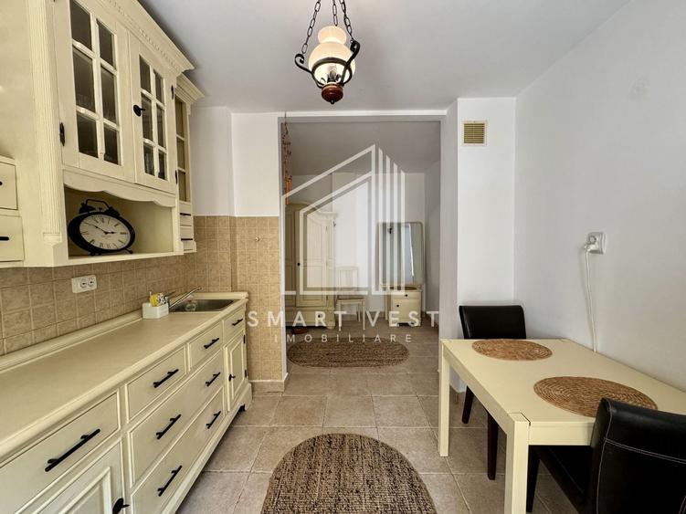 Apartament cu 3 camere semidecomandat, mobilat în Micro 15