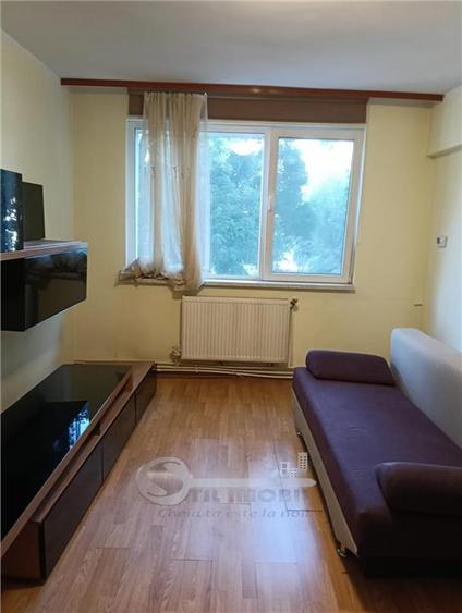 Apartament cu 2 camere semidecomandat în Ultracentral